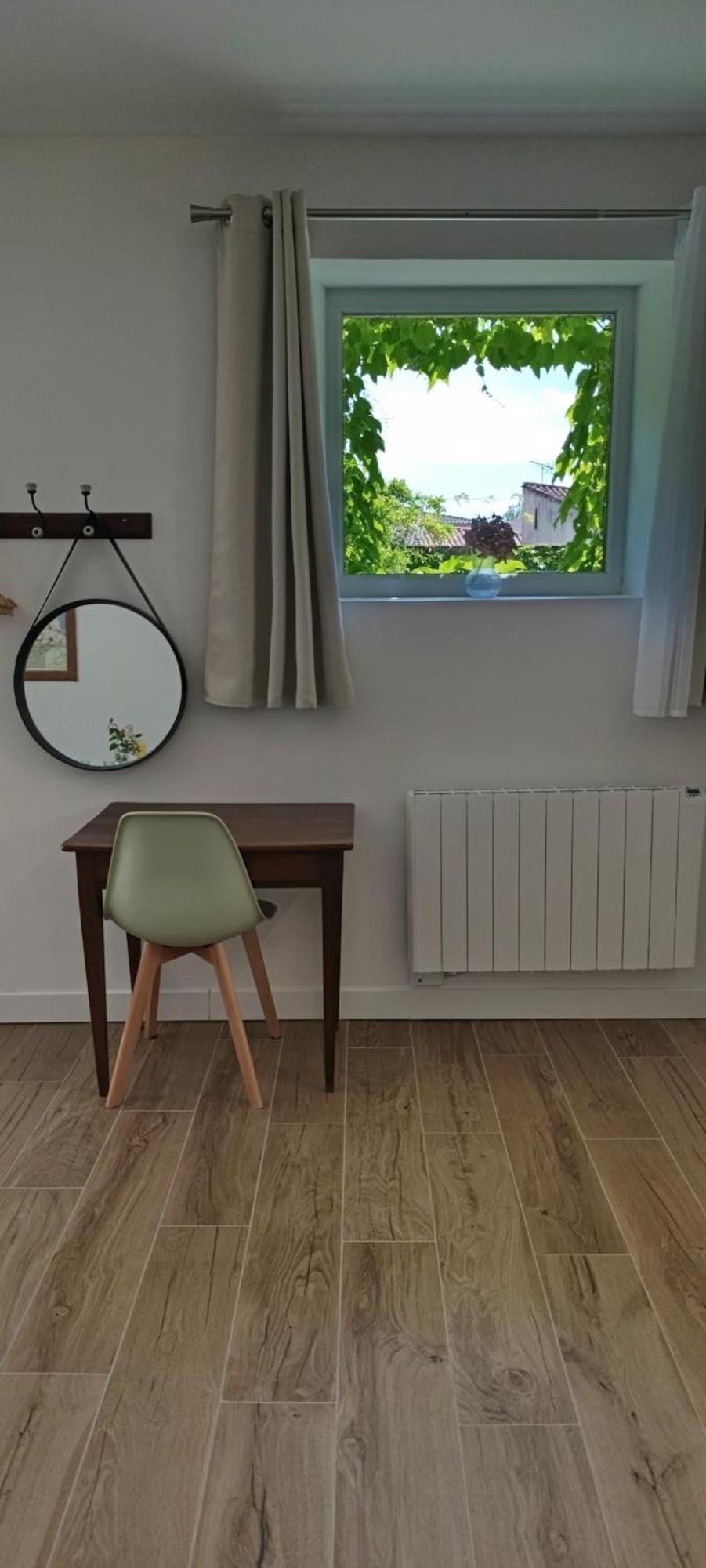 Maison Irondas Saint-Pierre-d'Aurillac ภายนอก รูปภาพ